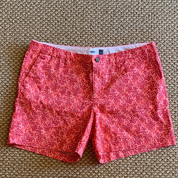Old Navy Pants - NWOT Old Navy Chino Mid-Rise Shorts (size 10)